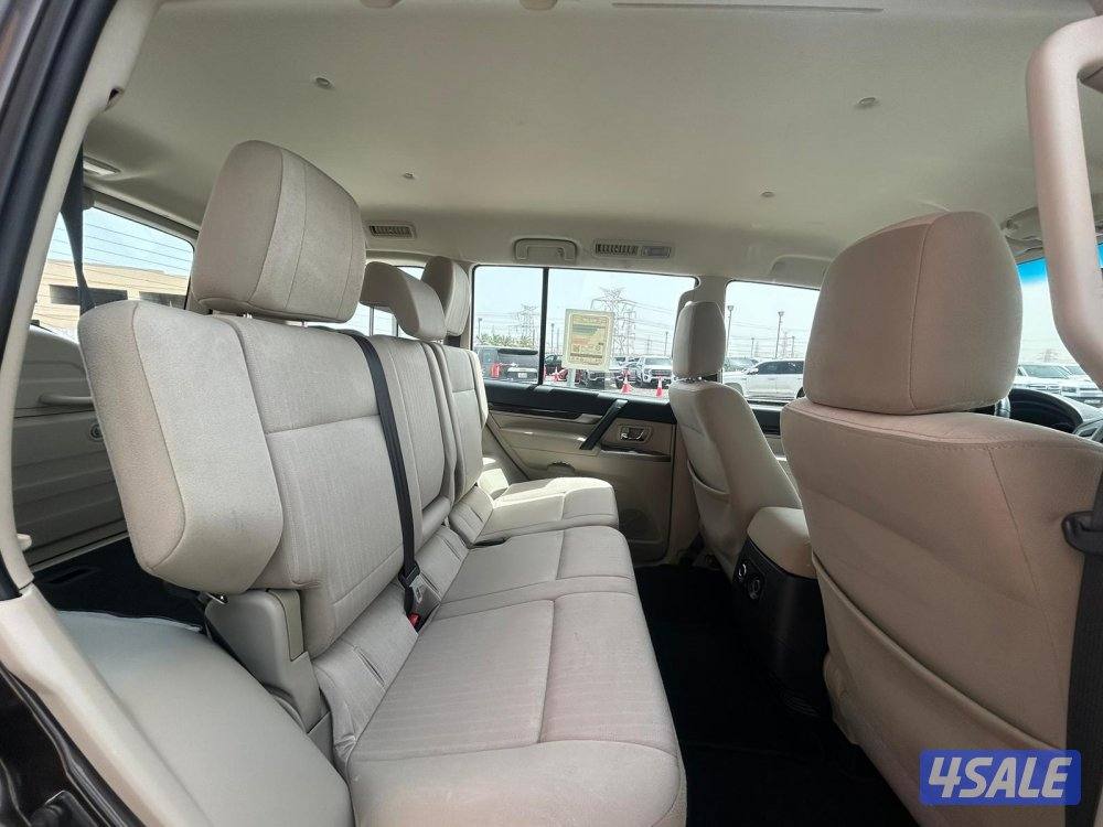 ميتسوبيشى باجيرو  موديل 2020 ماشى 17.000 k.m وارد الملا . صبغ وكالة4