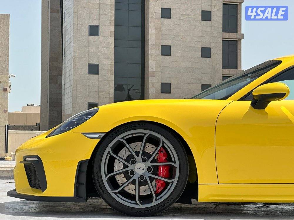 بورشهCAYMAN GT4(قيرعادي) موديل2020 وارد البحرين عداد22الف سيرفس منتظم5