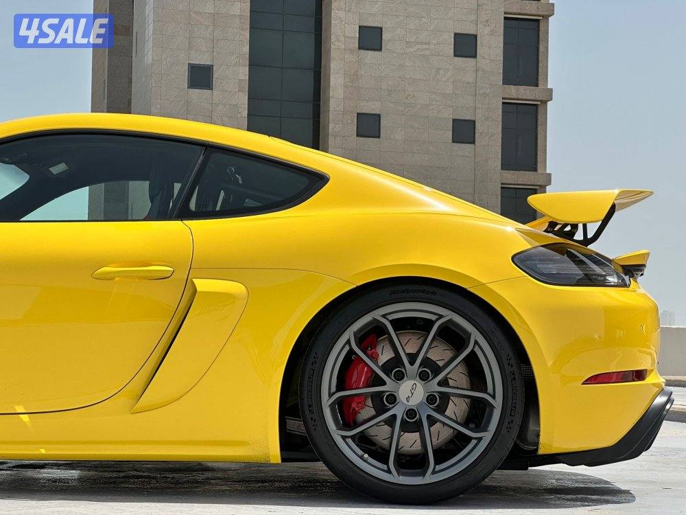 بورشهCAYMAN GT4(قيرعادي) موديل2020 وارد البحرين عداد22الف سيرفس منتظم6
