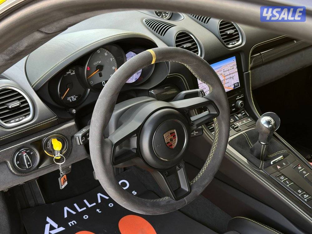 بورشهCAYMAN GT4(قيرعادي) موديل2020 وارد البحرين عداد22الف سيرفس منتظم10