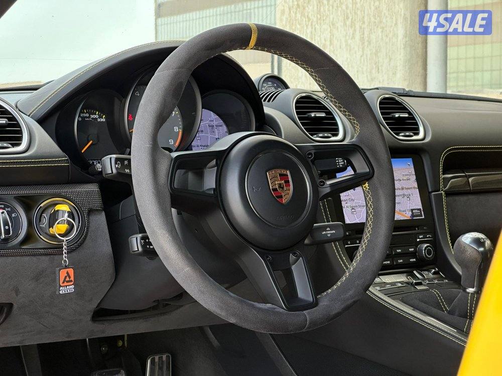 بورشهCAYMAN GT4(قيرعادي) موديل2020 وارد البحرين عداد22الف سيرفس منتظم15