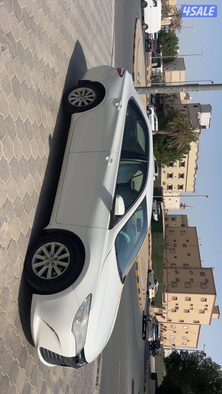 للبيع كامري وارد الساير بيضاء ماشيه 220الف جي ال0