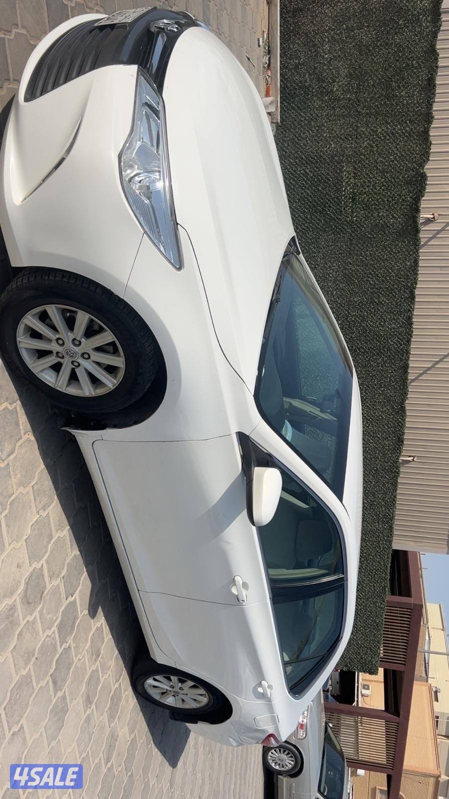 للبيع كامري وارد الساير بيضاء ماشيه 220الف جي ال3