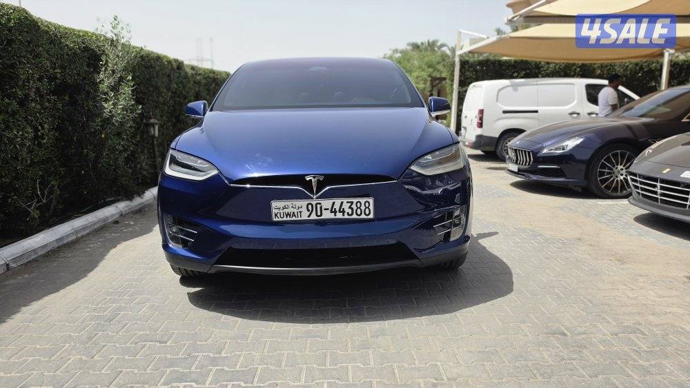 تيسلا Model X Raven خليجي1