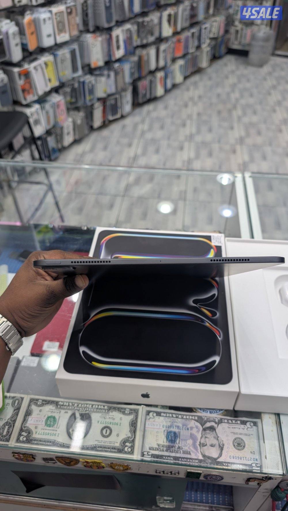 Apple Ipad pro M5 (13 inch)6