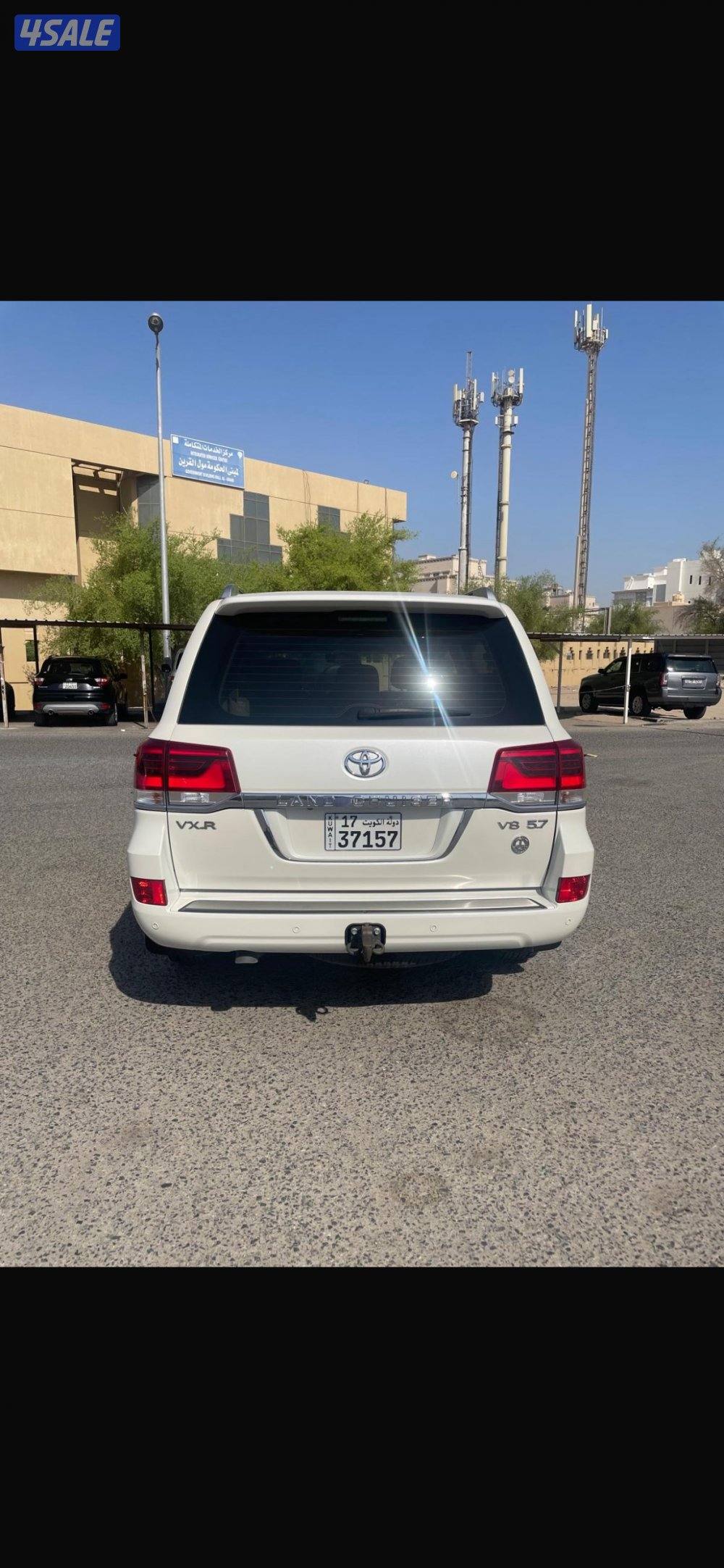 لاندكروز VXR 2019 ابيض4