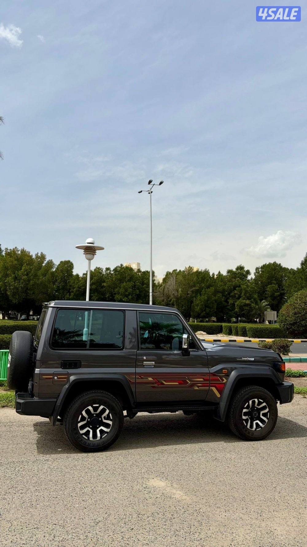 لاند كروزر ( ربع ) LX Toyota1