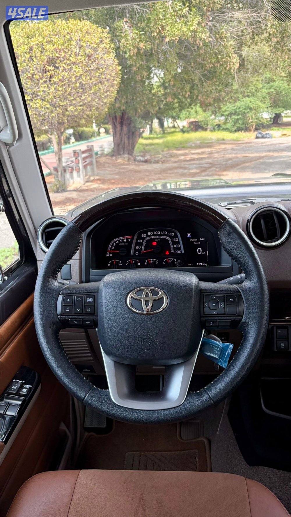 لاند كروزر ( ربع ) LX Toyota2