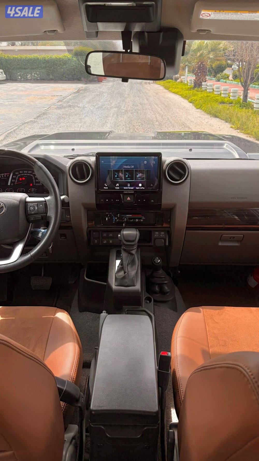 لاند كروزر ( ربع ) LX Toyota4