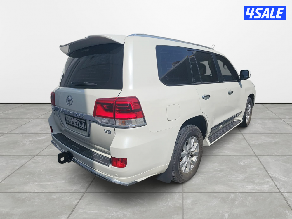 Toyota Land Cruiser1