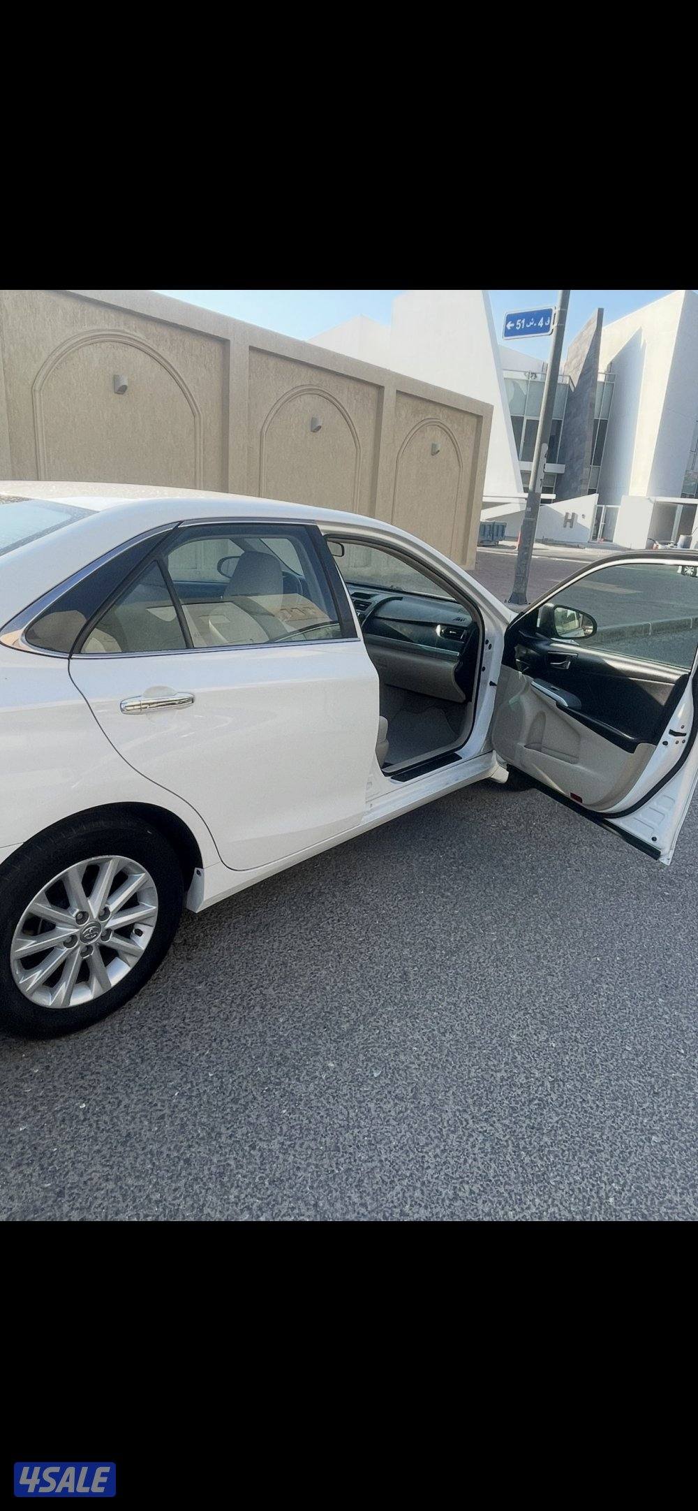 سياره عندي. من ٧ سنوات. بس طقه. خفيفه من وره. م/٢٠١٧ في عديليه1