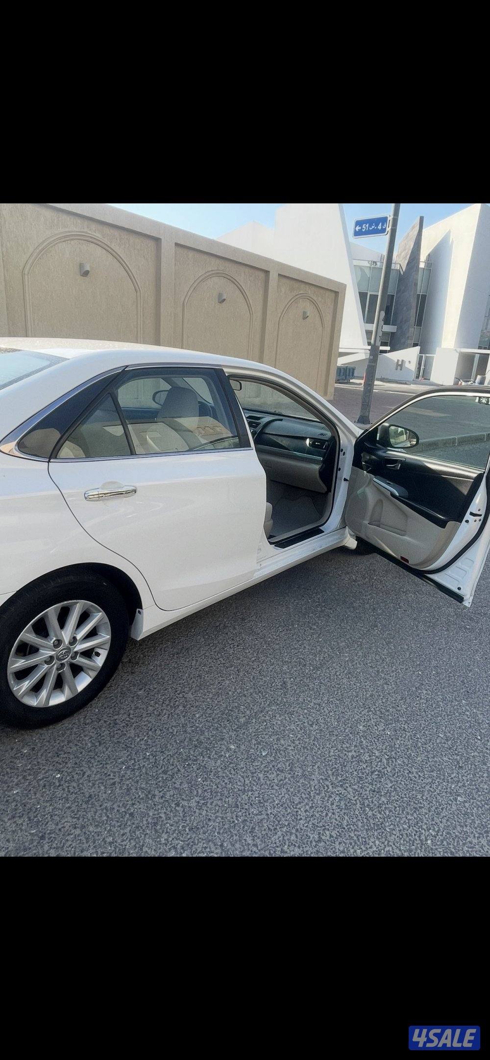 سياره عندي. من ٧ سنوات. بس طقه. خفيفه من وره. م/٢٠١٧ في عديليه2