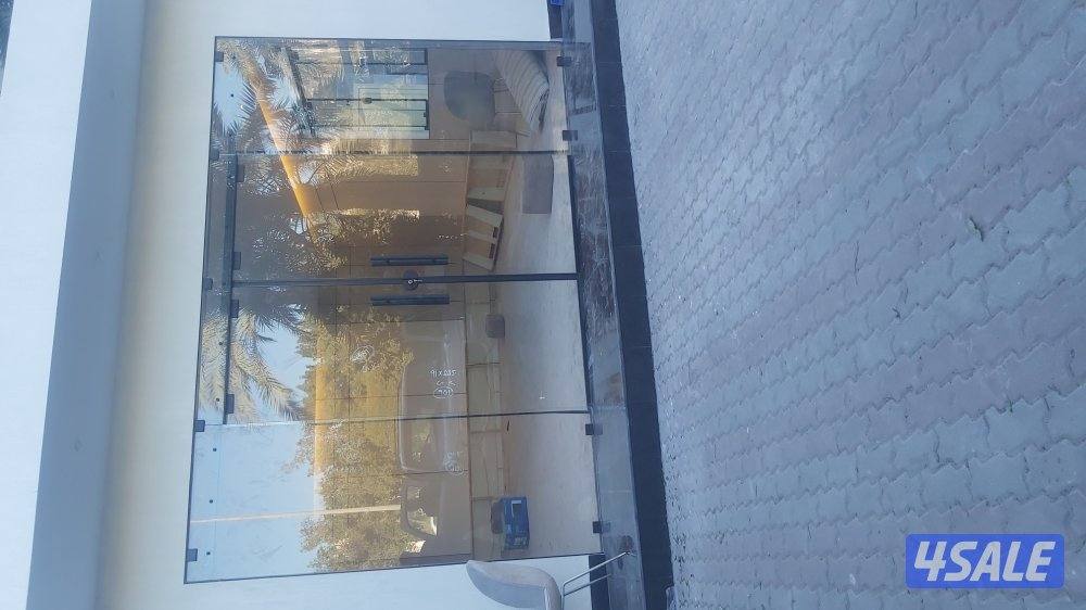 فني تركيب زجاج ومرايا3