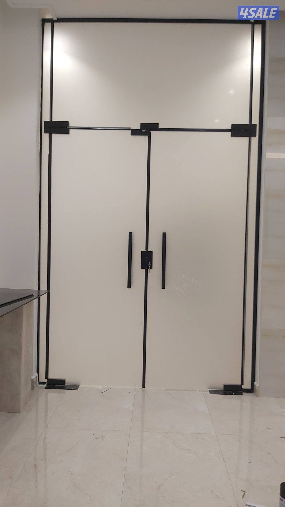 فني تركيب زجاج ومرايا13