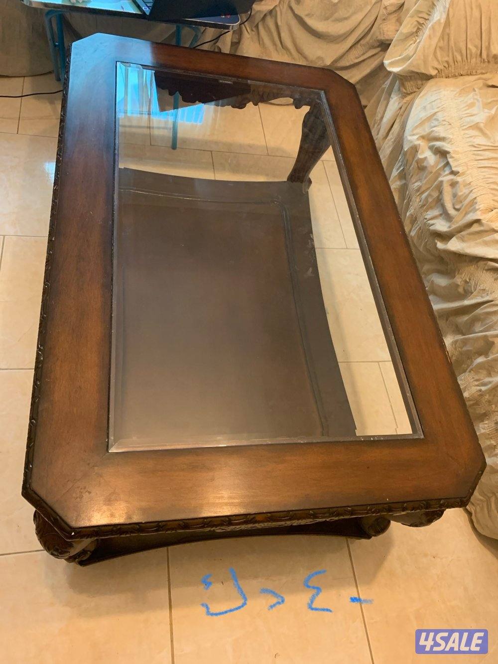 للبيع طاولة لغرفة الجلوس خشب مع زجاج8