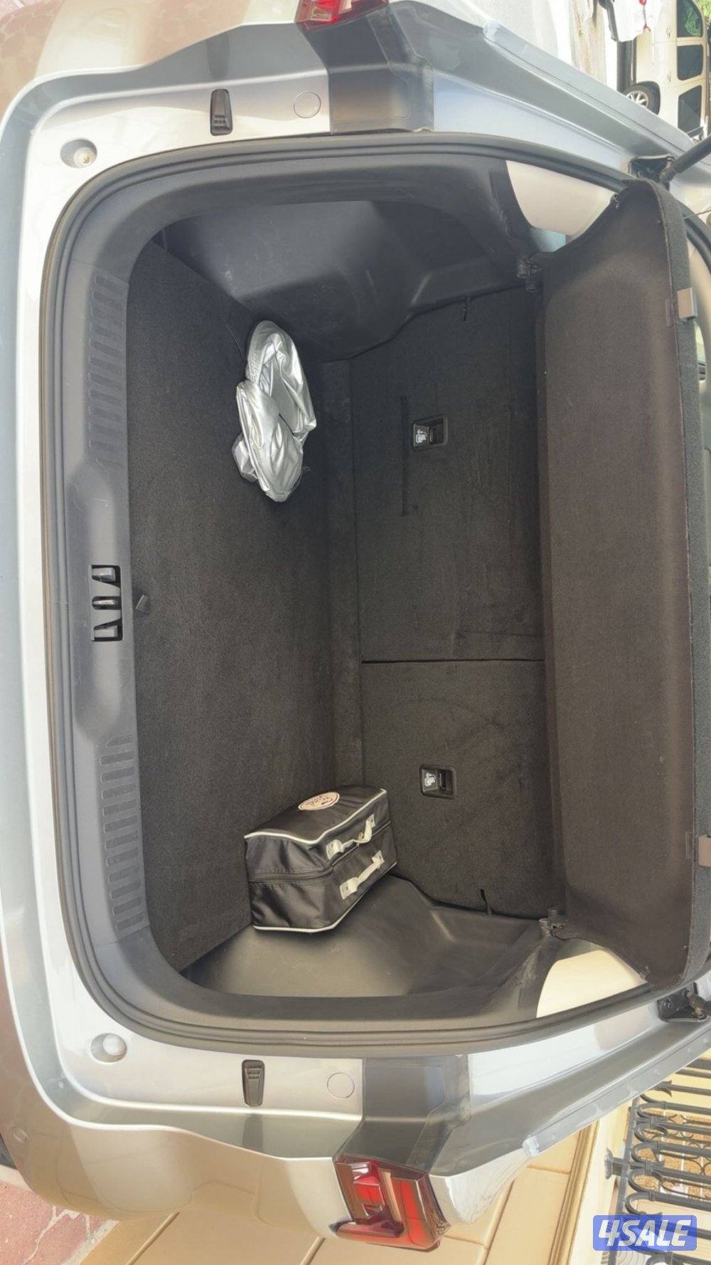 للبيع فورد تيرتيوري موديل 2024 ماشي 54 الف الغانم4