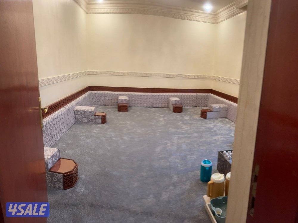 يوجد لدينا افضل المفروشات والأثاث المنزلي كل ما تحتاجو متوفر لدينة وبق9