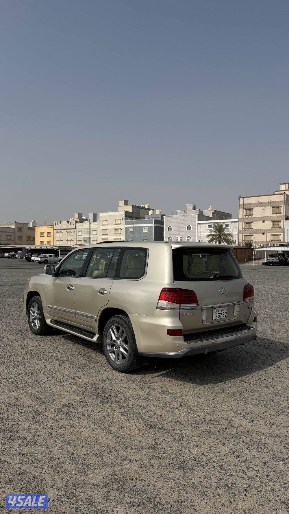 للبيع جيب لكزس0