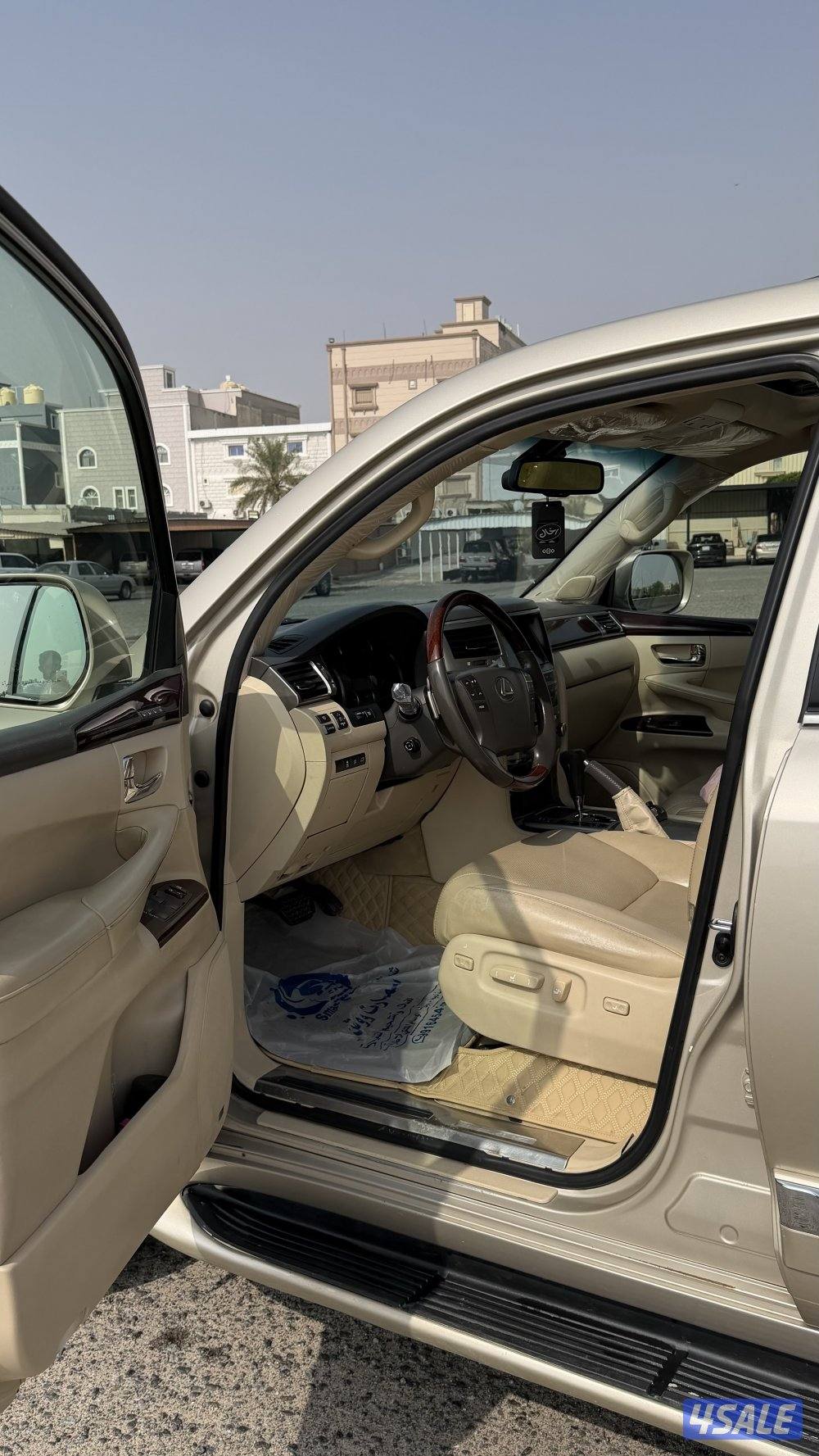 للبيع جيب لكزس5