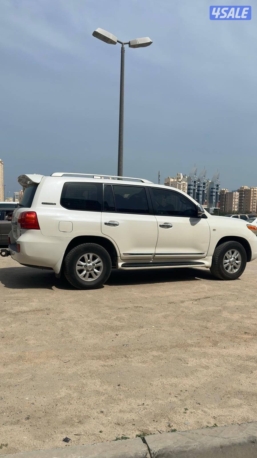 للبيع لاند كروزر GXR 20110