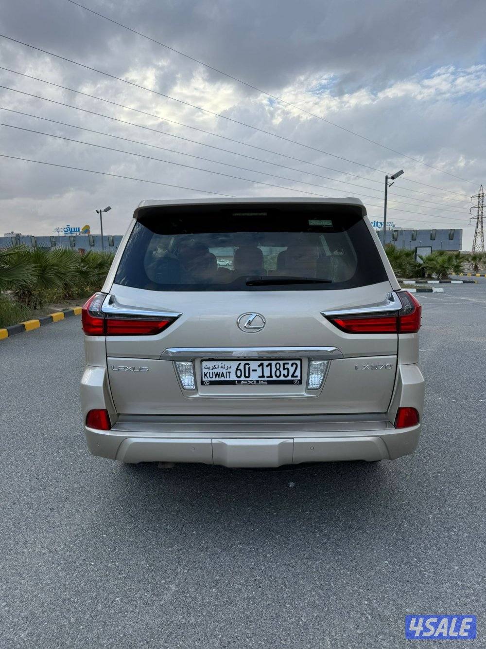 لكزس LX570 موديل ٢٠١٦ وارد الخليج له ملف في الساير1