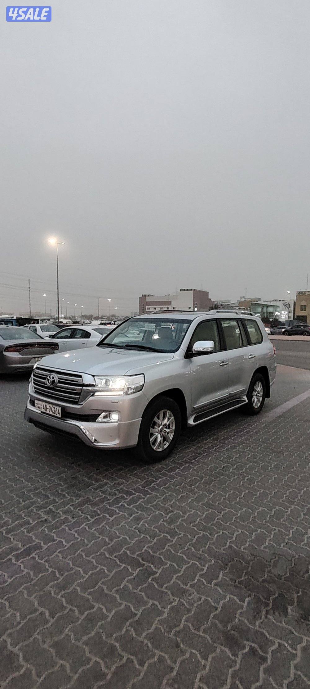 لاندكروز موديل ٢٠١٧ عداد ٧٠ نادددر جدا تبارك الله0