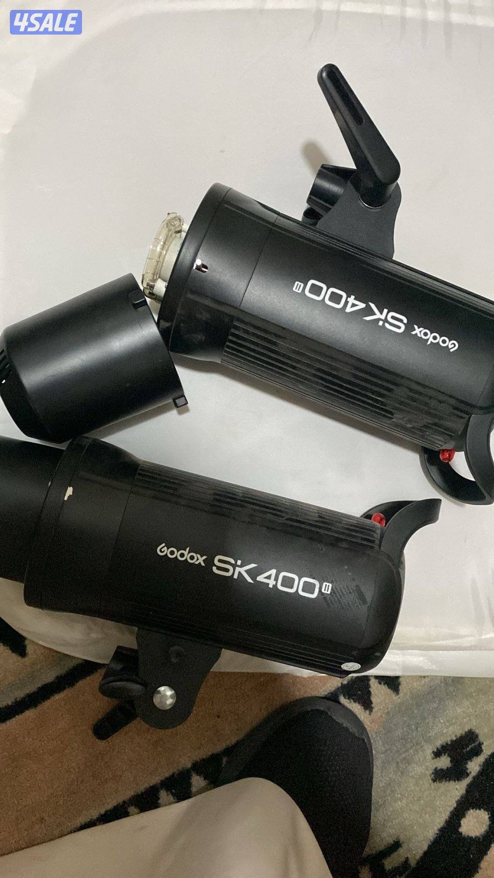 للبيع عدد2فلاش للإستديو تصوير بقيمة140دينار4