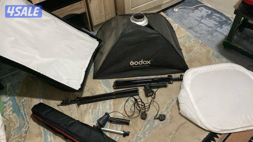 للبيع عدد2فلاش للإستديو تصوير بقيمة140دينار7