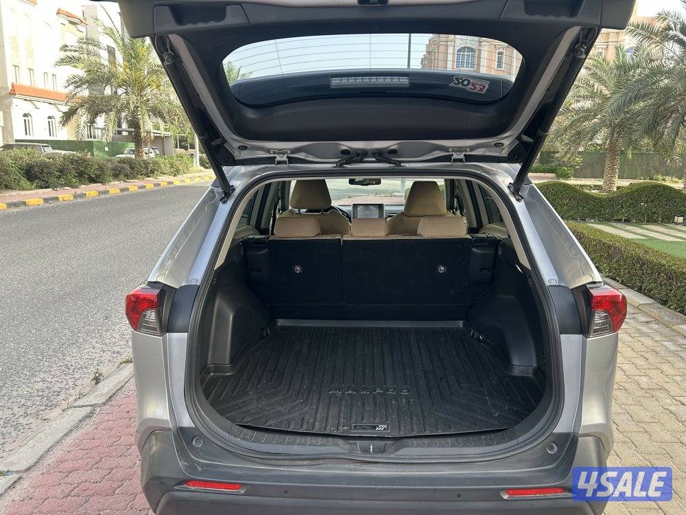 للبيع تويوتا راف 44