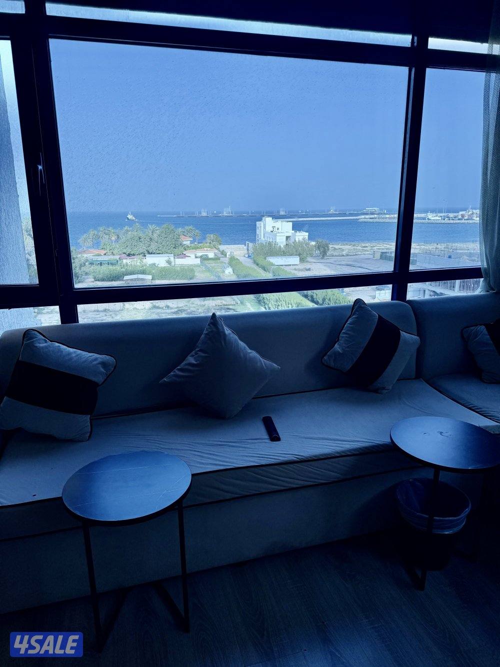 شقق للبيع مفروش ٢غرفه ٢حمام صاله ومطبخ ابو حليفه أمام البحر0