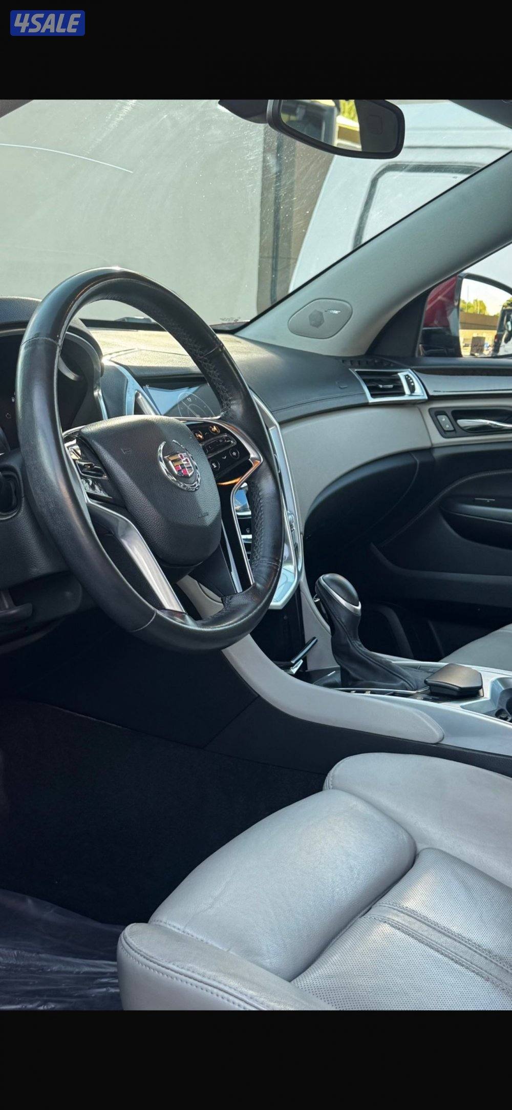 للبيع : جيب كاديلاك SRX 4 : موديل 20132