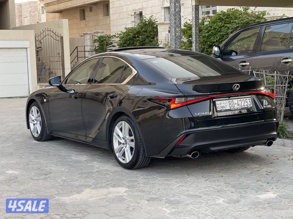 لكزس is300 صبغ الوكاله تحت الكفاله موديل 20241