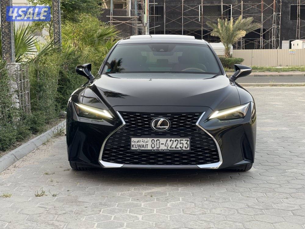 لكزس is300 صبغ الوكاله تحت الكفاله موديل 20243