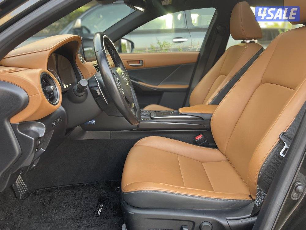 لكزس is300 صبغ الوكاله تحت الكفاله موديل 20247