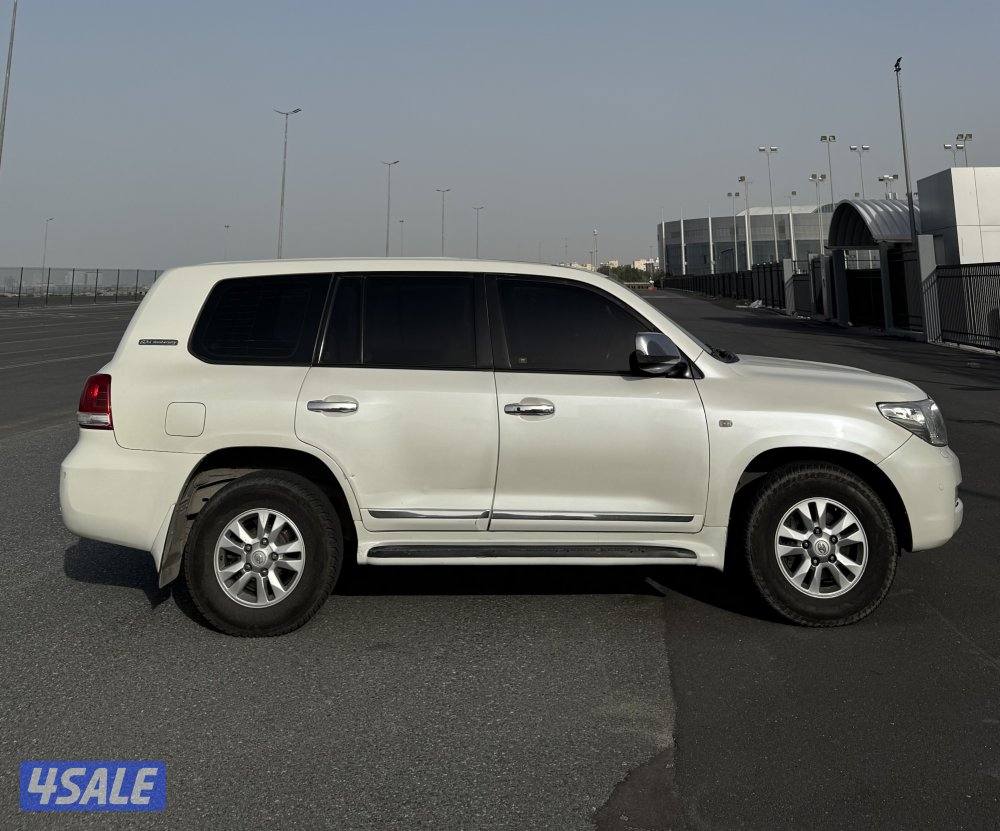 لاند كروزر موديل 2011 GXR2