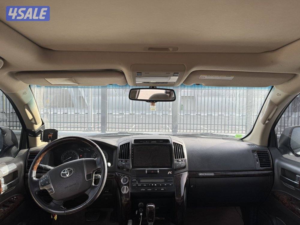 لاند كروزر موديل 2011 GXR5