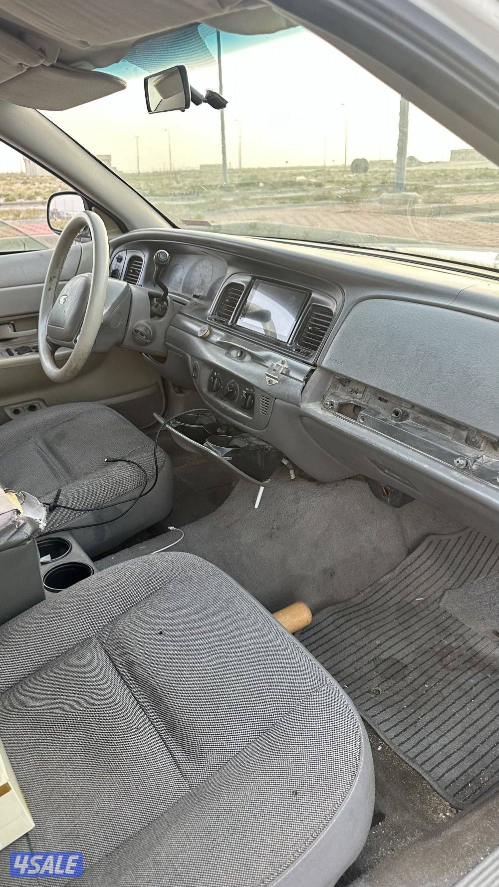 فورد فكتوريا بوليسي20011