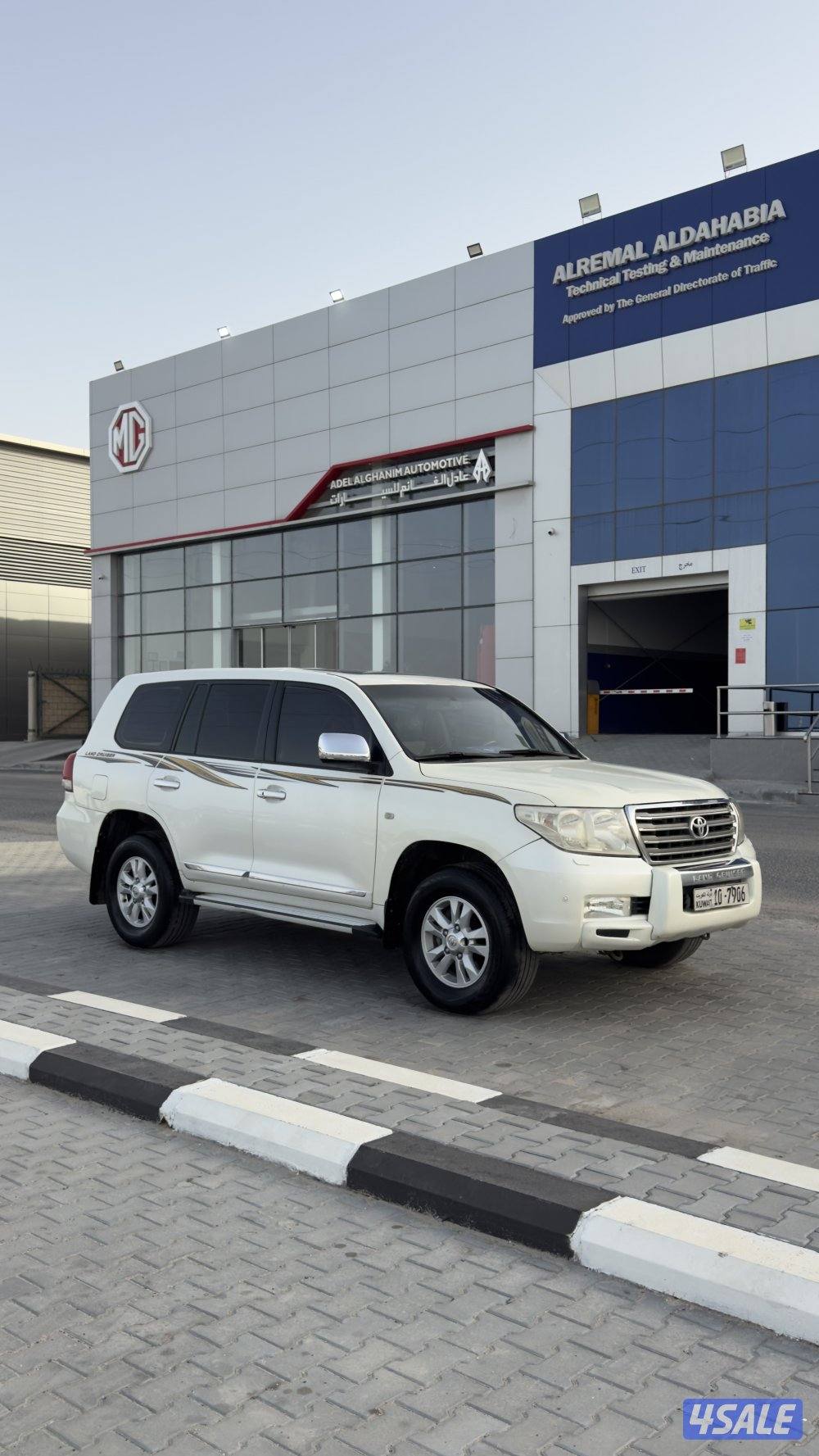 للبيع لاندكروزر 20102