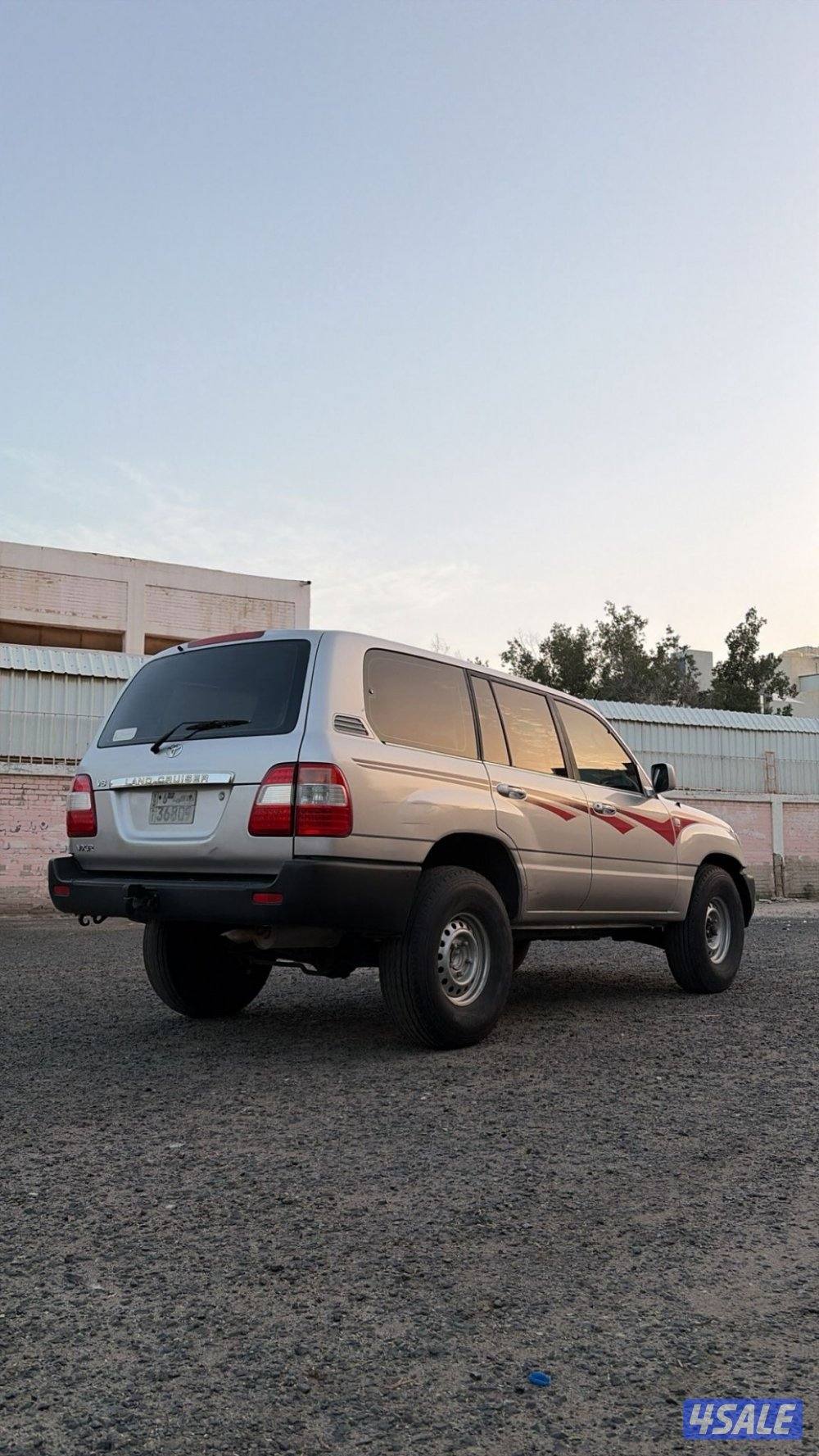 للبيع لاند كروز vxr مديل 19990