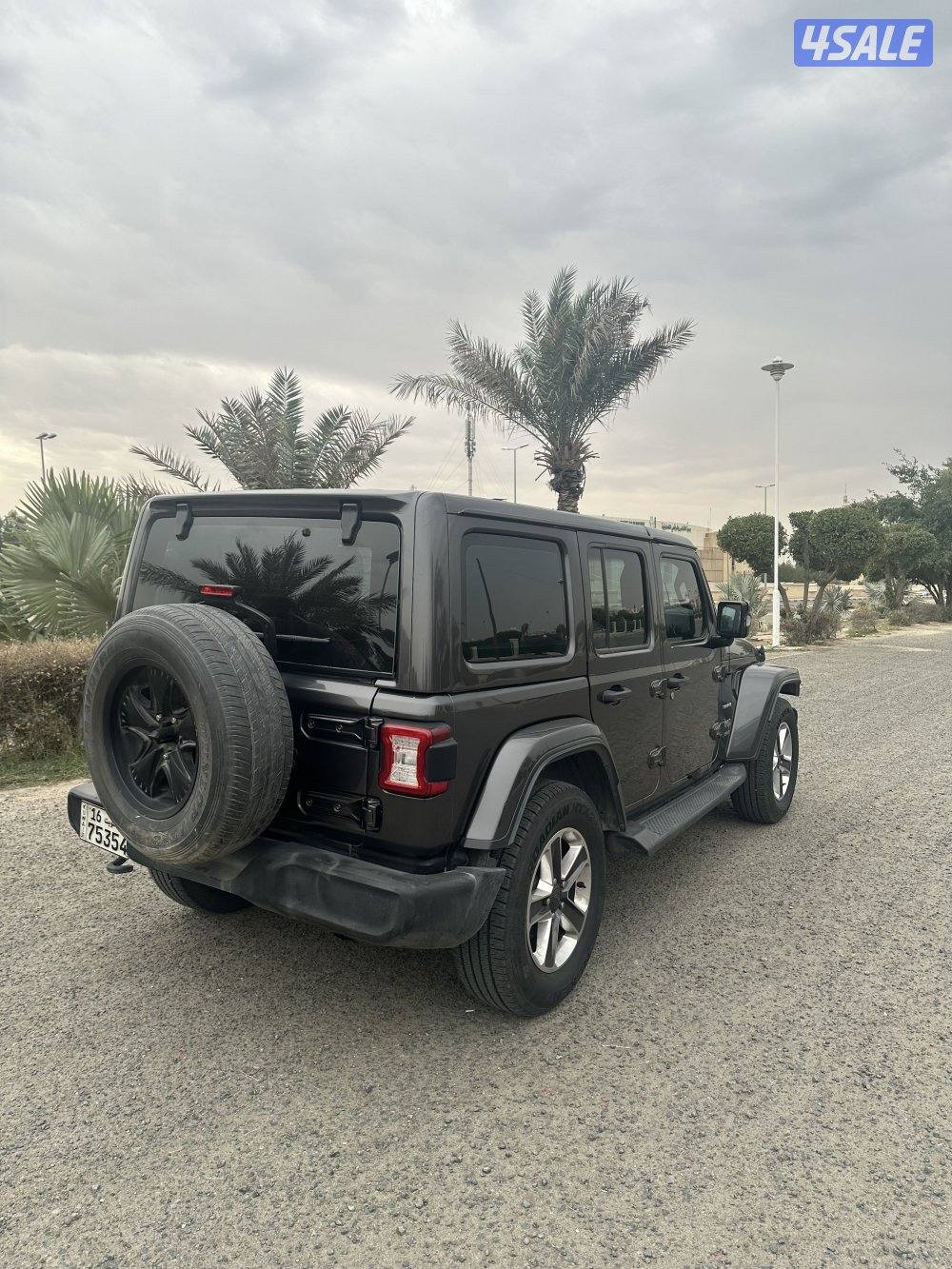 للبيع جيب رانجلر JL 20184