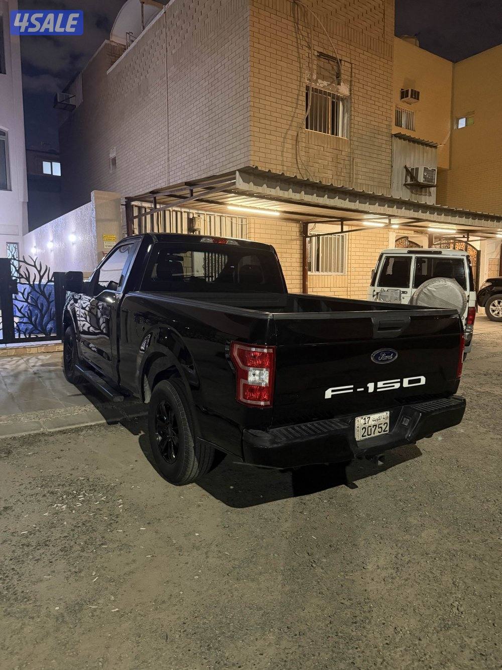 للبيع وانيت f150 غماره اسود ماشي 175 كيلو3