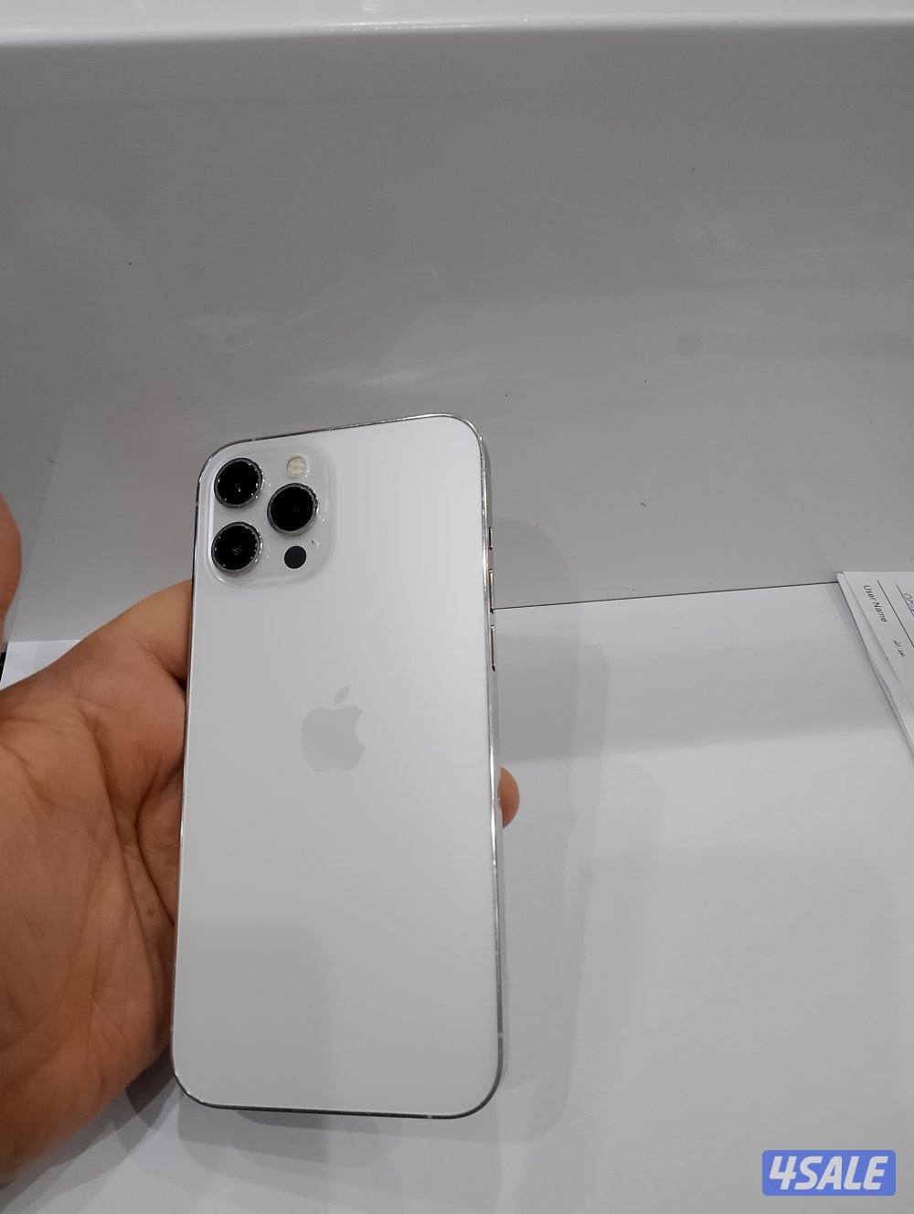 ايفون 12pro maxجيجا 5121