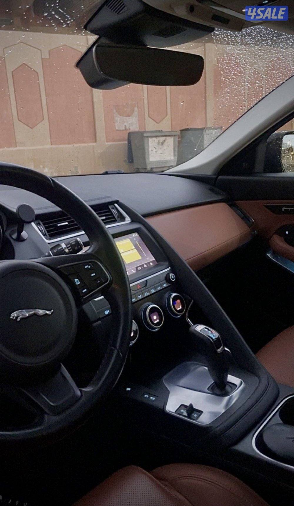 للبيع E-PACE موديل 2019 شرط الفحص قير مكينه شاصي بدي ماشي 85 ألف4