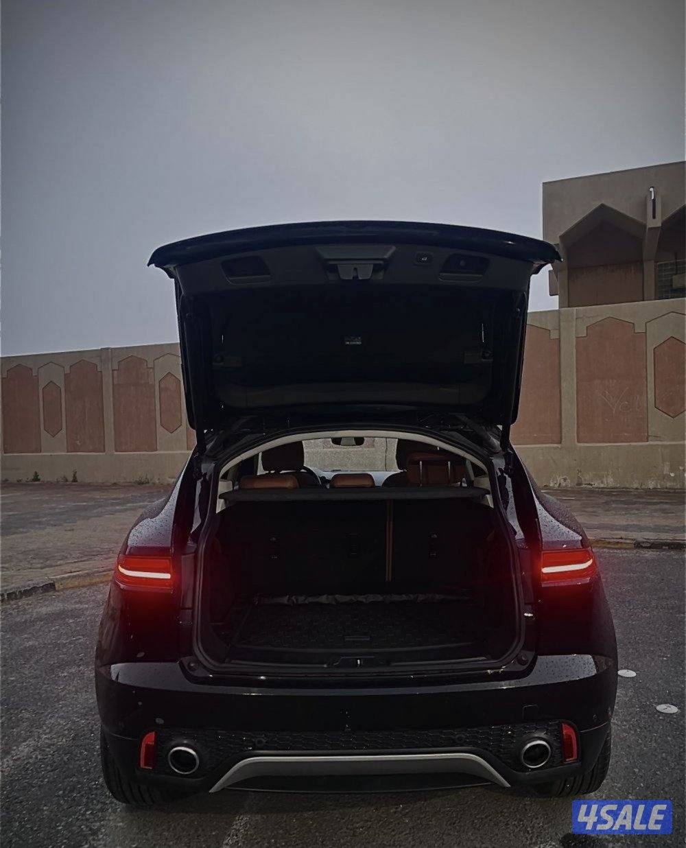 للبيع E-PACE موديل 2019 شرط الفحص قير مكينه شاصي بدي ماشي 85 ألف7