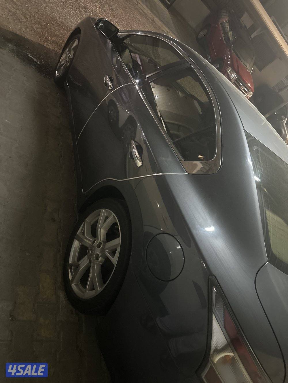 للبع سيارة ماكسيما العداد 1601