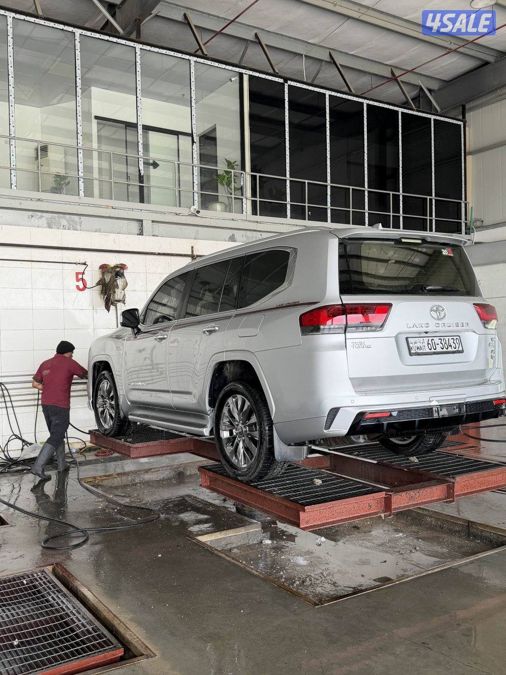 للبيع  لاندكروزر2022 VX تون تيربو8
