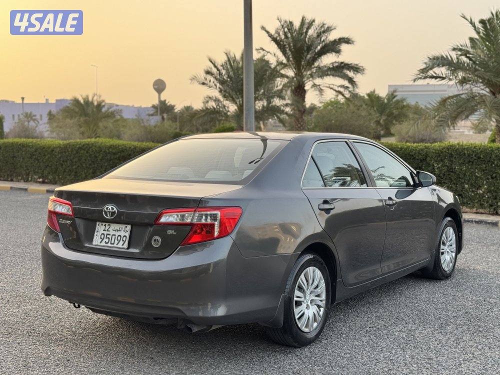 تويوتا كامري GL موديل 2013 بحاله ممتازه3
