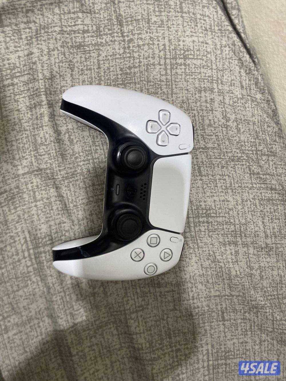 يده سوني فايف اصليه نظيفه و مجدده0