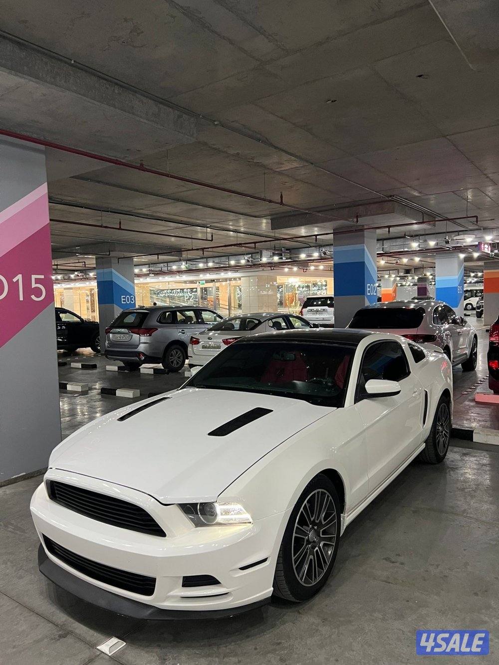 للبيع موستنق 8سلندر قير عادي0