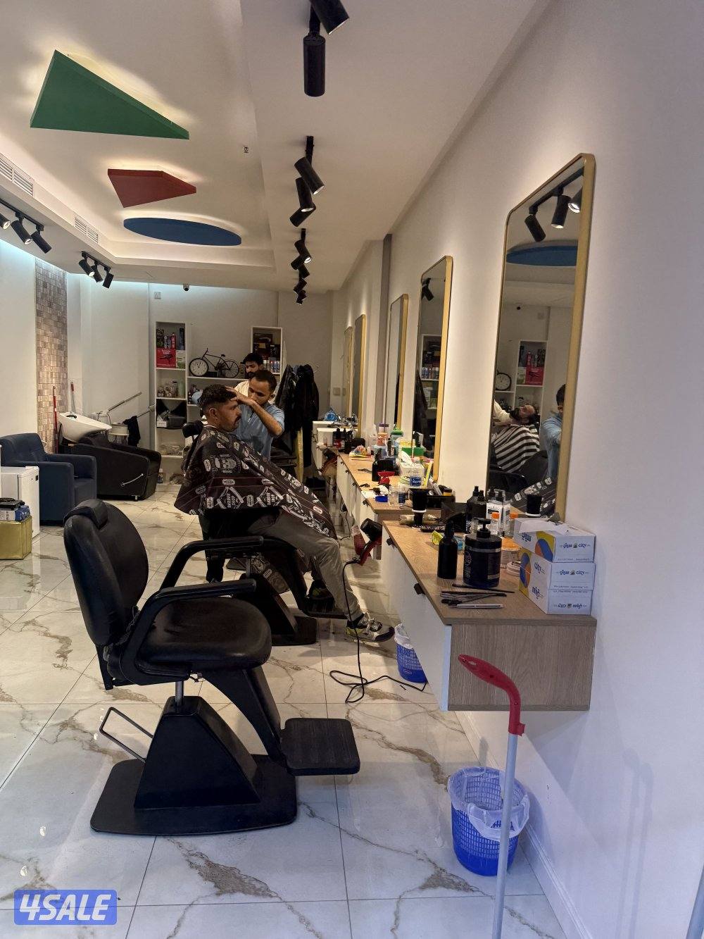 للبيع حلاق رجالي0
